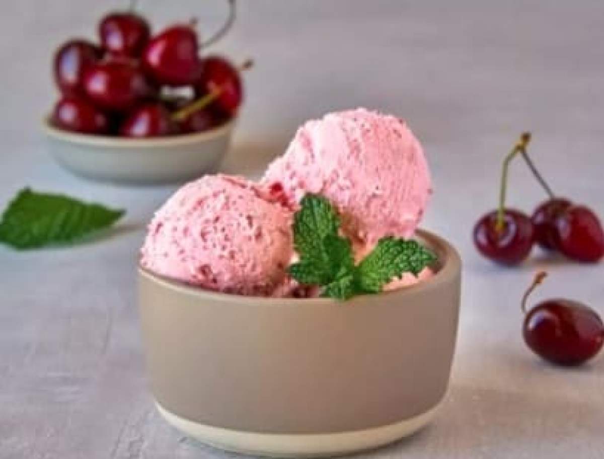 Înghețată de cireșe. Rețeta ideală pentru zilele călduroase de vară