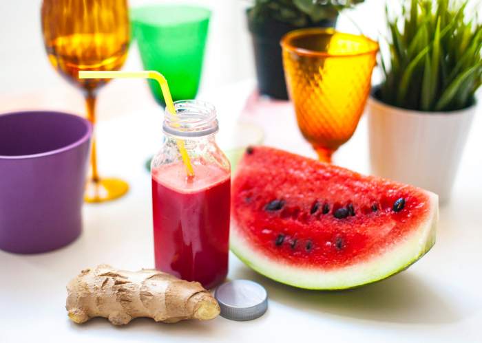 Sucul de pepene roșu - ce beneficii are și cum îl poți consuma