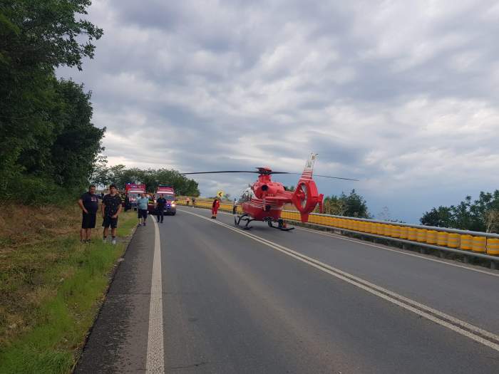 Accident grav pe un drum din Giurgiu, între un microbuz cu pasageri și un autoturism. A fost activat Planul Roşu de intervenţie / FOTO