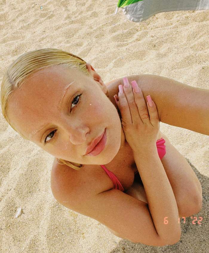 Alexandra Stan iubește, din nou, după divorț?! Vedeta a fost surprinsă în compania unui bărbat misterios