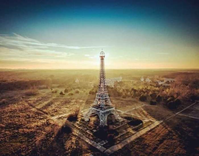 Locul din România unde găsești Turnul Eiffel. Nu e glumă! Cuza de la Te cunosc de undeva l-a vizitat de curând / FOTO