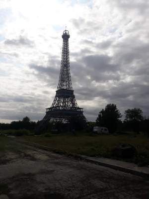 Locul din România unde găsești Turnul Eiffel. Nu e glumă! Cuza de la Te cunosc de undeva l-a vizitat de curând / FOTO