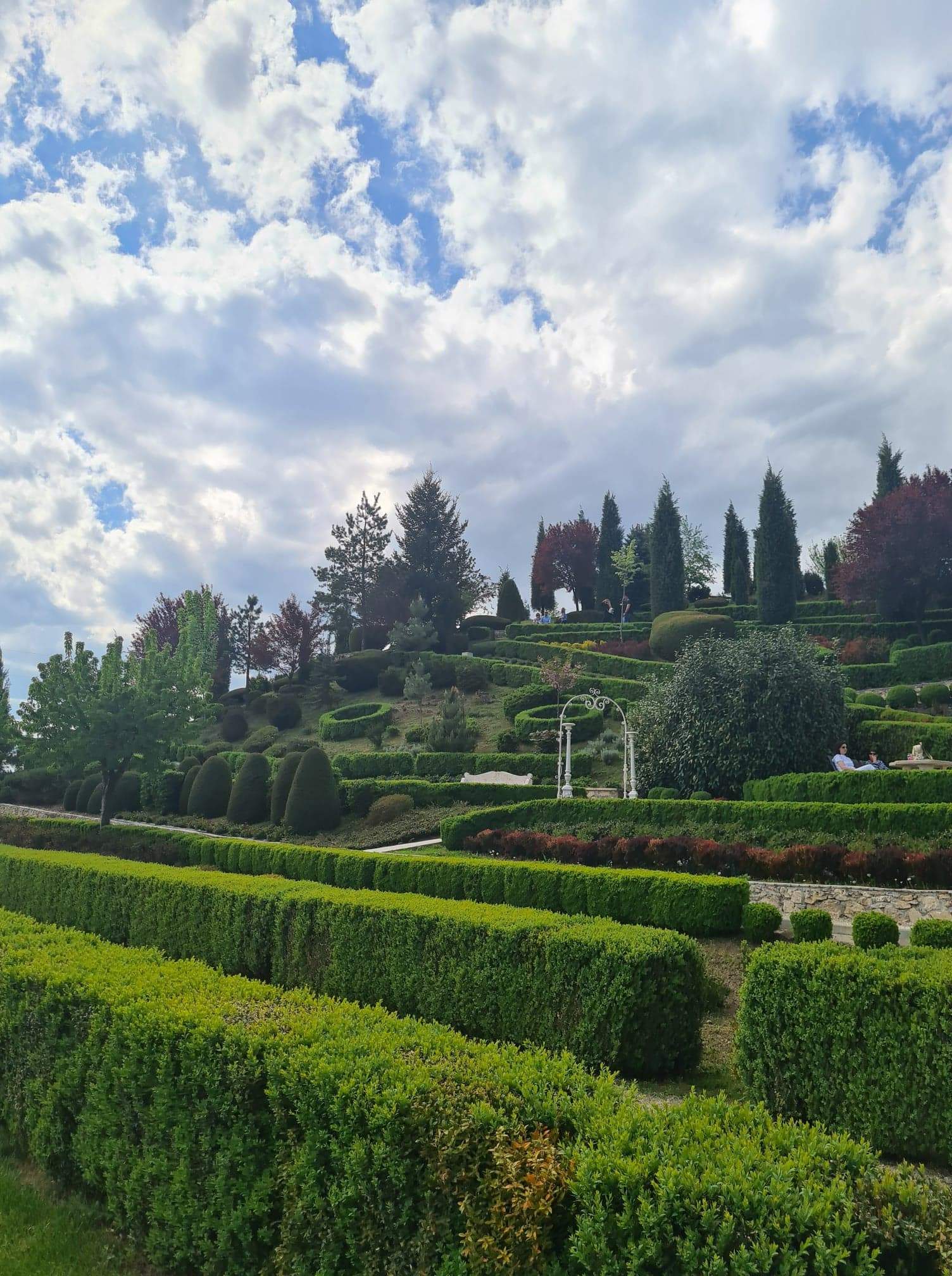 Locul din România unde Roxana Vancea a avut „o zi plină de zâmbete”. Grădina unde a ajuns împreună cu familia / FOTO