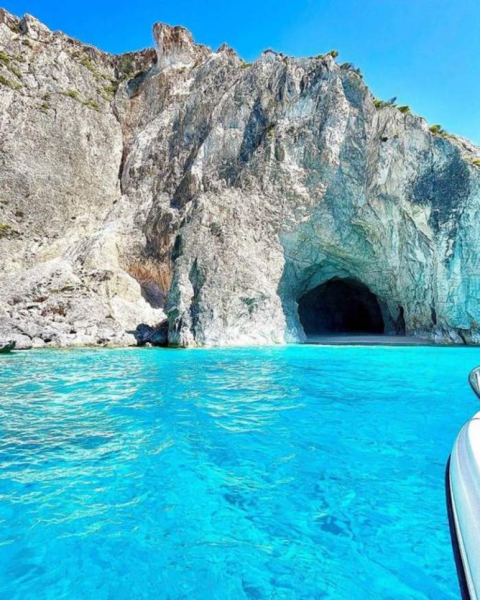 Insula din Grecia favorită a Giuliei Anghelescu! Cât costă un sejur pentru două persoane aici