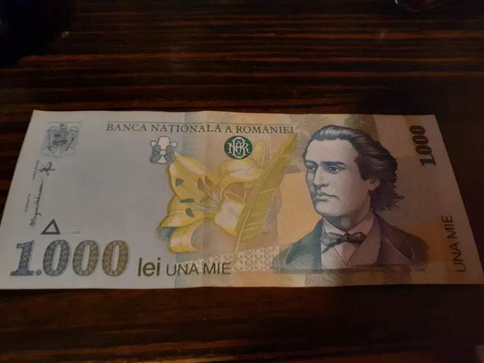 Bancnota de 1000 de lei, cu chipul lui Mihai Eminescu, se vinde cu o sumă frumoasă în 2022. Ce preț are pe OLX