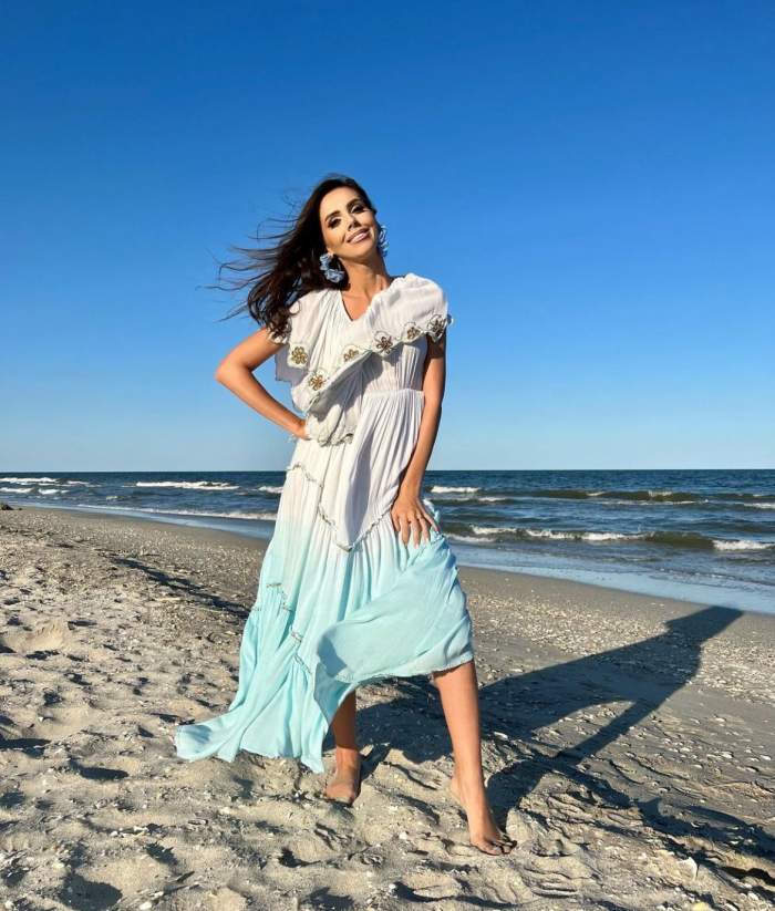 Plaja cu nisip fin din România, unde Georgiana Lobonț se află în vacanță. Artista filmează și un nou videoclip aici / FOTO