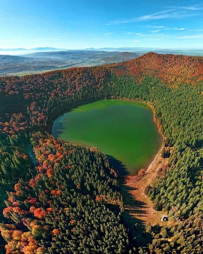 Lacul cu nume sfânt din România, în apele căruia nu trăiește nicio viețuitoare! De ce e unic la noi în țară și ce legendă tristă ascunde / FOTO