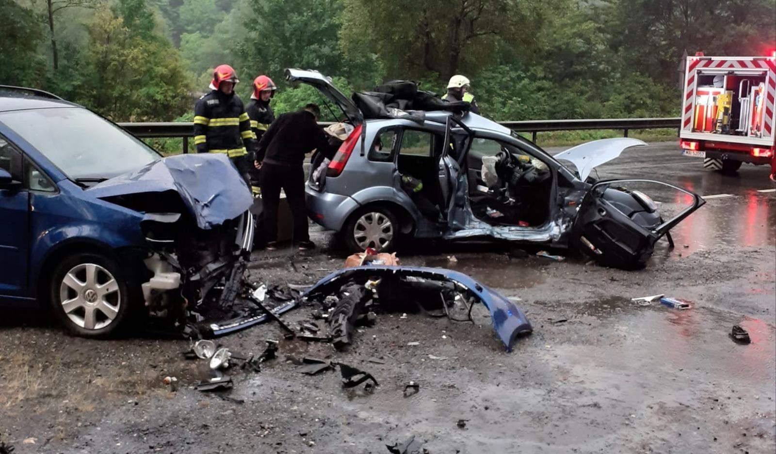 Accident mortal în Cluj-Napoca. O tânără de 21 de ani a decedat, după ce mașina sa a intrat pe contrasens / FOTO