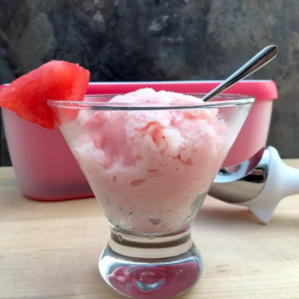 Înghețată de pepene roșu. Cea mai răcoritoare rețetă pentru zilele de vară