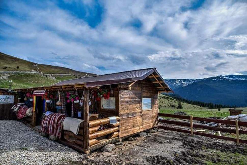 Locul din România unde cazarea este gratuită! Dacă la Mamaia plătești zeci de mii de lei, aici nu costă nimic! / FOTO