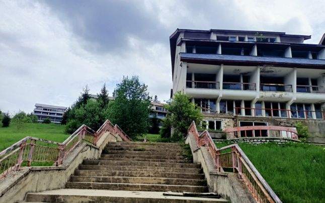 Stațiunea fantomă din România! Cândva era cel mai frumos loc din țară, acum arată ca Cernobîl  /  FOTO