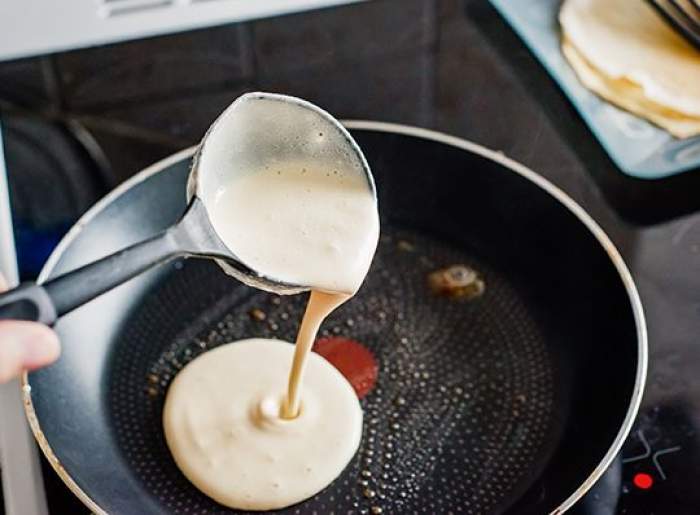 Housewife tricks.  What to do so that the pancakes do not stick to the pan