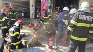 Incendiu în centrul Bucureștiului. Un muncitor și-a pierdut viața într-un canal tehnologic