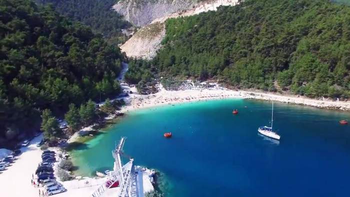 Ce a pățit o familie cu trei copii mici din România în vacanță, în Thassos. Mama a cerut ajutor disperat pe Internet: ”Vă rog...”