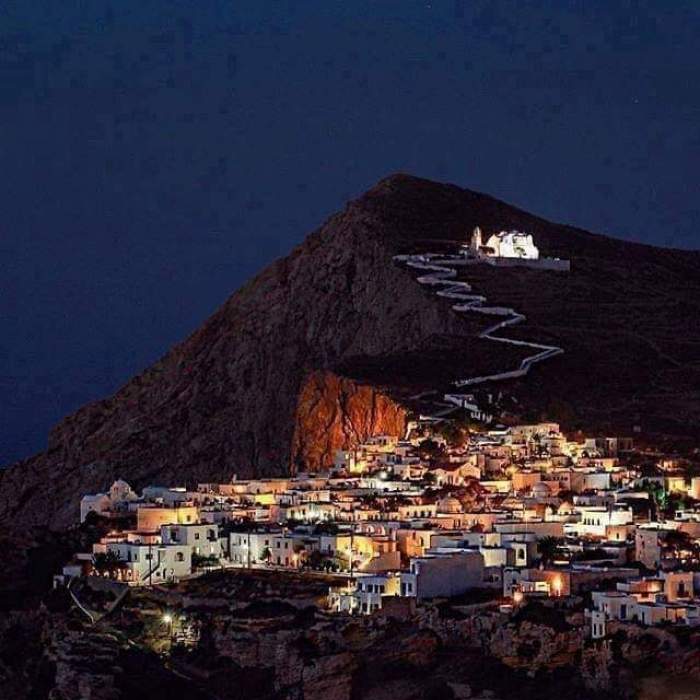 Plaja din Grecia apreciată de tinerii căsătoriți. Mulți vin aici pentru a petrece luna de miere / FOTO