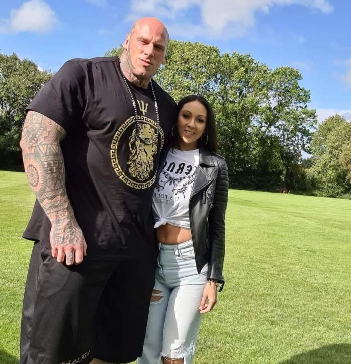 Cine este și cum arată soția lui Martyn Ford. Sacha Stacey are trei copii cu faimosul culturist