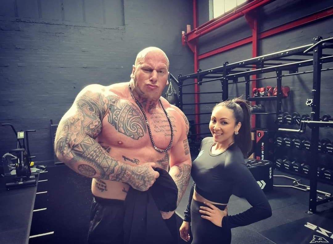 Cine este și cum arată soția lui Martyn Ford. Sacha Stacey are trei copii cu faimosul culturist