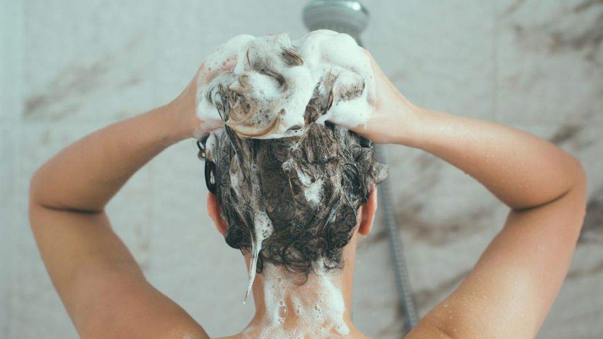 Ce se întâmplă dacă pui sare în șampon. Rezultatele sunt spectaculoase