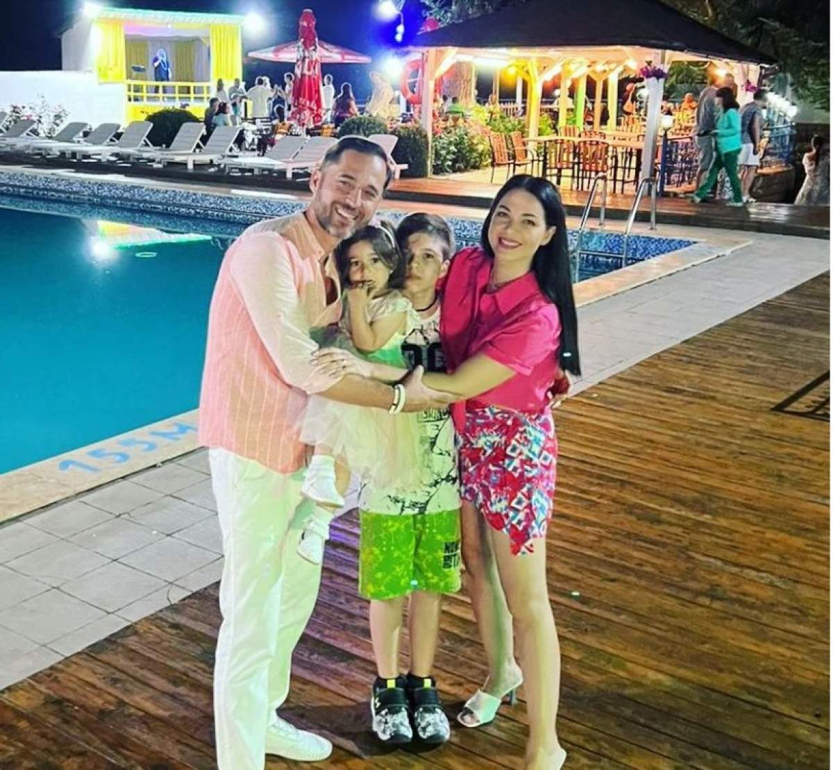 Deea și Dinu Maxer, vacanță alături de copii Deea și Dinu Maxer, vacanță alături de copii