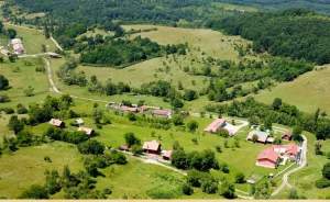 Satul din România cumpărat de un miliardar italian! Cum va arăta prima ”localitate green” în care s-a investit 10 milioane de euro / FOTO 