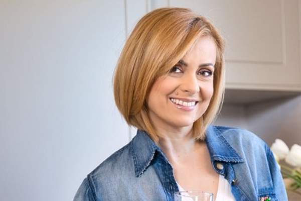 Simona Gherghe, infectată cu COVID-19 pentru a doua oară. Prezentatoarea se află în izolare, departe de copiii ei: ”Pare o formă mai ușoară”