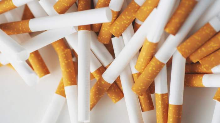 Se scumpesc țigările de la 1 august. Câți bani vor scoate din buzunar fumătorii pentru viciul lor