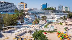Plaja din România unde a fost filmat "Nea Mărin Miliardar". Hotelul denumit atunci "perla litoralului" a fost redeschis. Cum arată acum și ce prețuri sunt la cazare