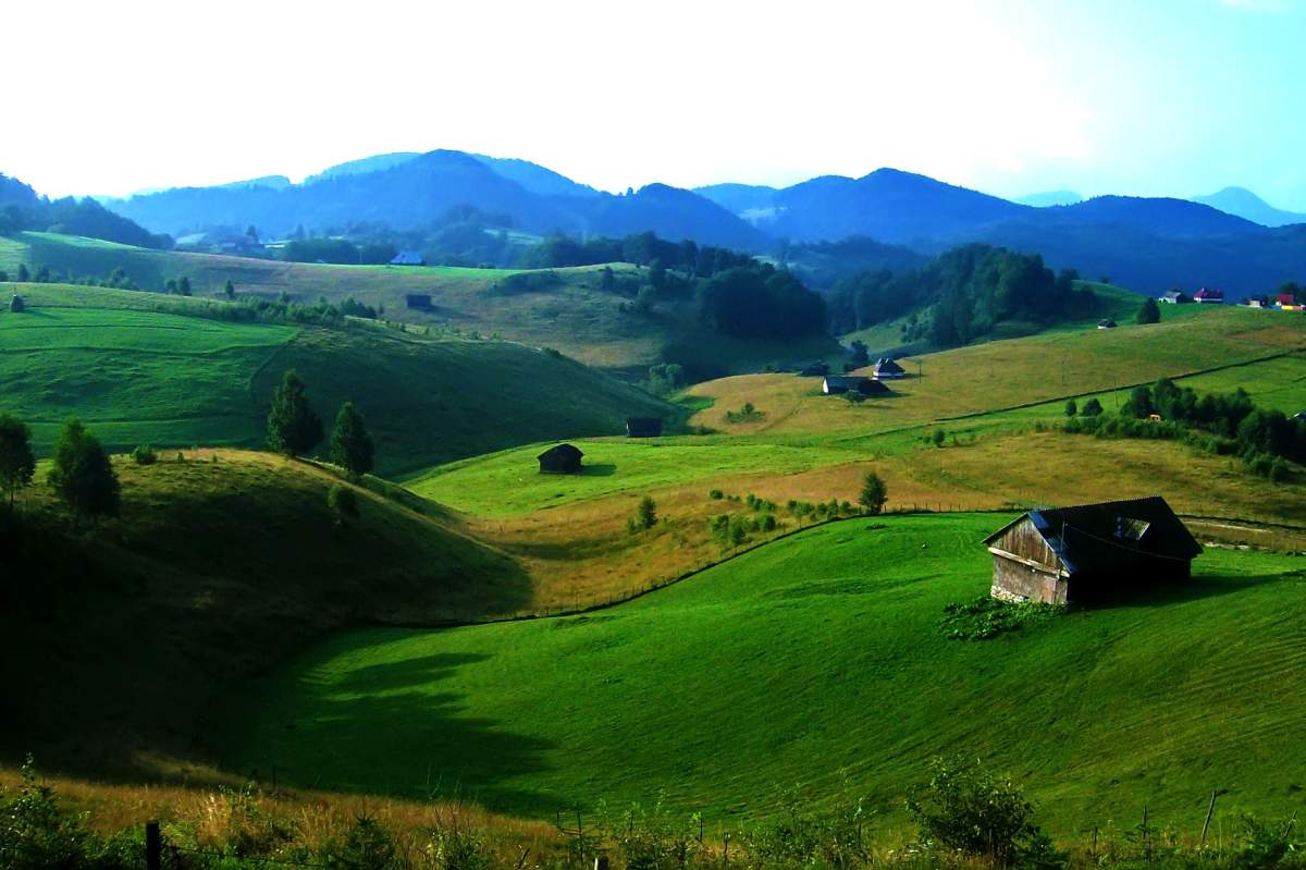 Primul sat turistic din România. Ai știut de el? Ce comori ascunde! Peisajele sunt fabuloase /