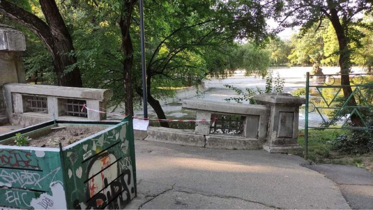 Cum arată lacul Cișmigiu, după ce a secat Cum arată lacul Cișmigiu, după ce a secat