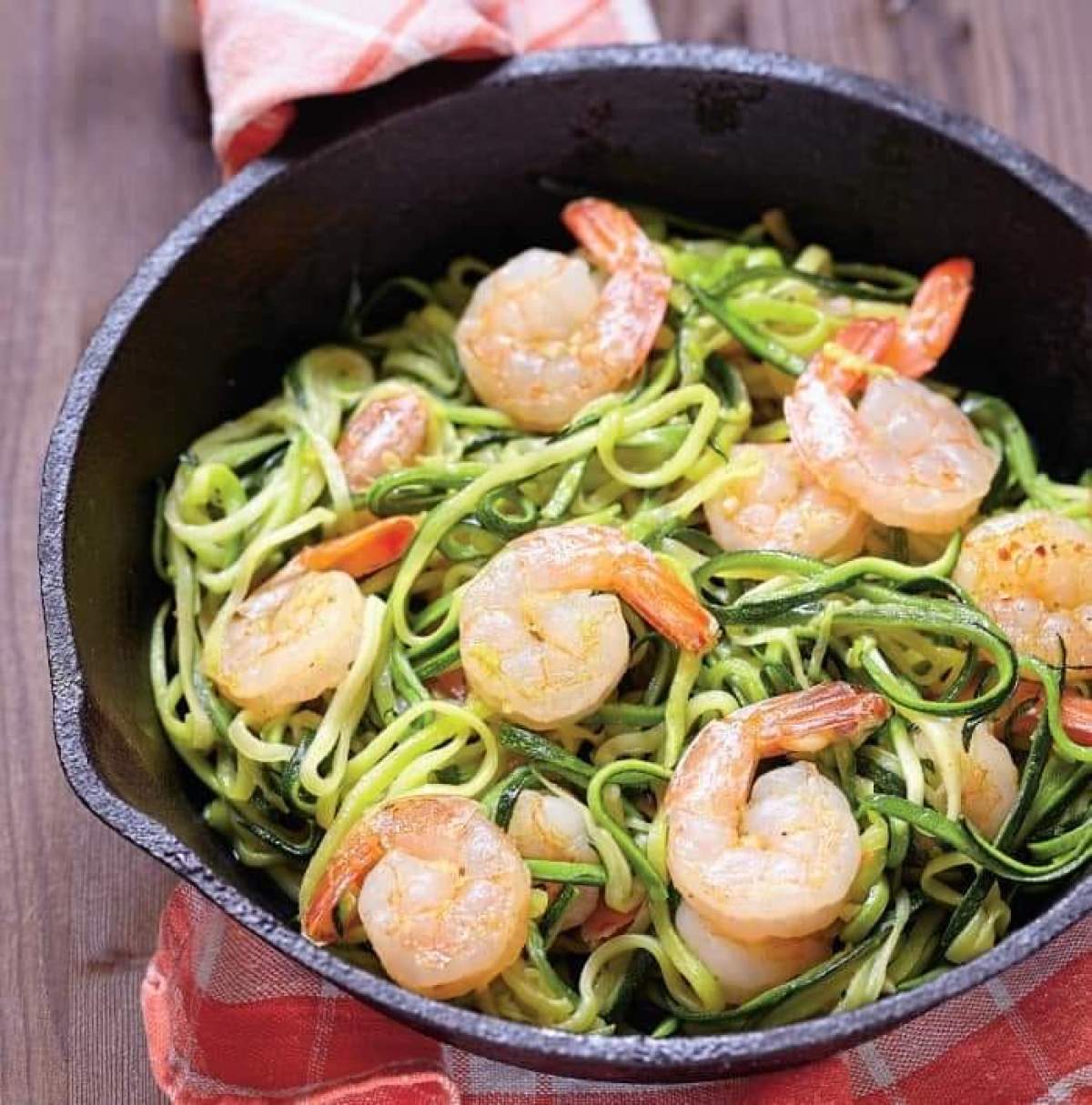 Spaghete de dovlecei la tigaie Spaghete de dovlecei la tigaie. Rețeta numai bună pentru perioada de vară
