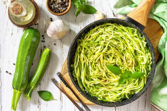 Spaghete de dovlecei la tigaie. Rețeta numai bună pentru perioada de vară