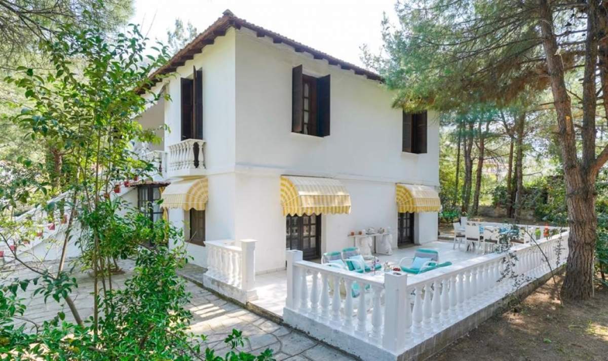 Cât costă o casă cu două dormitoare în Thassos, Grecia. Valoreză cât un apartament într-o zonă bună din București