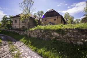Satul de marmură din România, unic în lume! Peisajele sunt de vis, dar oamenii au fugit de-aici. De ce se spune că este un "sat-fantomă" / FOTO