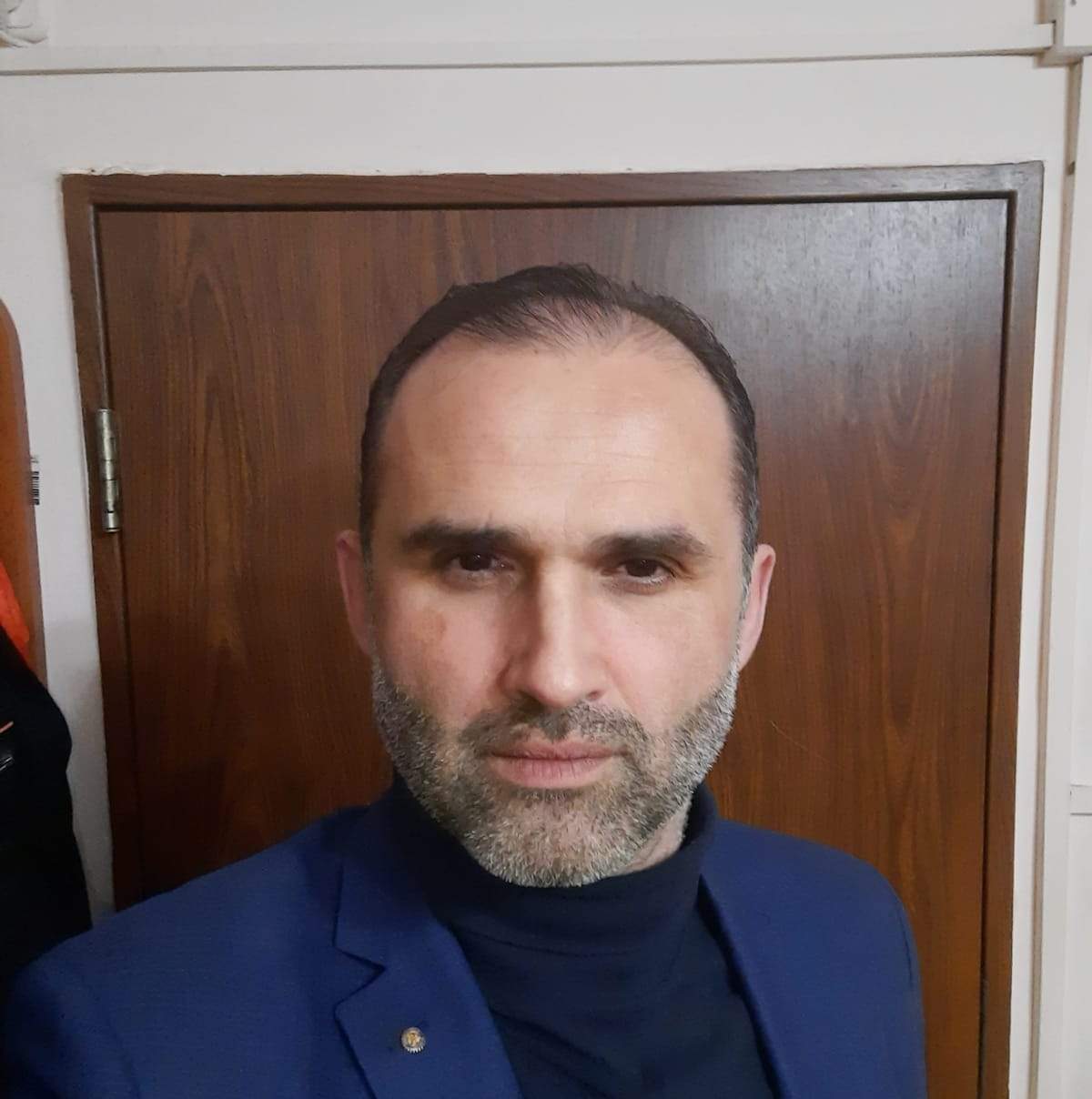 Andrian Locovei, un cunoscut actor din Oradea, acuzat că ar fi abuzat o actriță Andrian Locovei, un cunoscut actor din Oradea