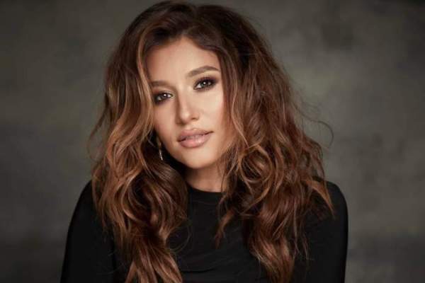 Claudia Pătrășcanu, mesaj neașteptat în mediul online: "El nu te-a uitat". Ce vrea să transmită vedeta