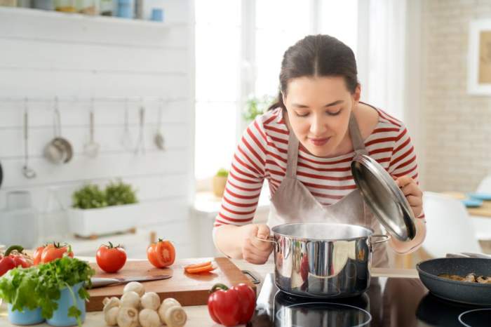 10 trucuri în bucătărie care vor ajuta orice gospodină. Secretele care îți vor face munca mai ușoară