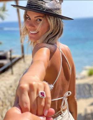 Ramona Olaru și-a ales inelul cu care a fost cerută în căsătorie de Cătălin Cazacu. Sportivul ar fi plătit  18.000 de euro pentru bijuterie: „Este rubin african”