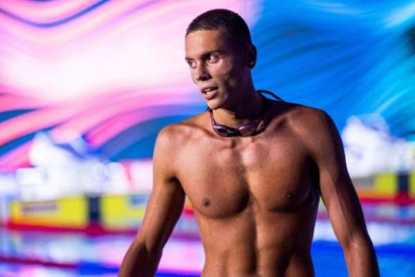 David Popovici a câștigat medalia de aur în proba de 100 de metri liber la Campionatul European de natație. Sportivul  a bătut recordul mondial