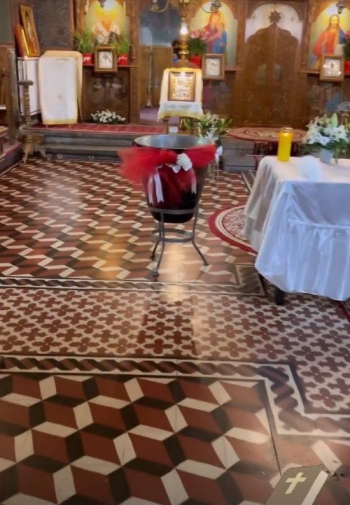 Flick și Denisa Filcea și-au botezat fiica.  Imagini emoționante de la eveniment: „Ne-am dus comoara în fața lui Dumnezeu” / FOTO