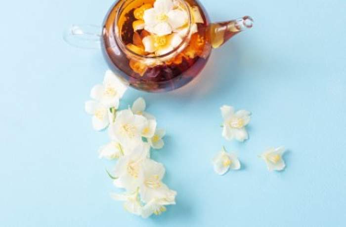 ceai de iasomie cu flori de iasomie