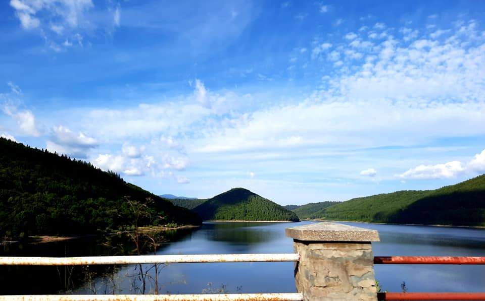 Locul din România despre care se spune că este „marea sălbatică” din Munții Carpați. Povestea zonei ferite de agitația de pe litoral / FOTO