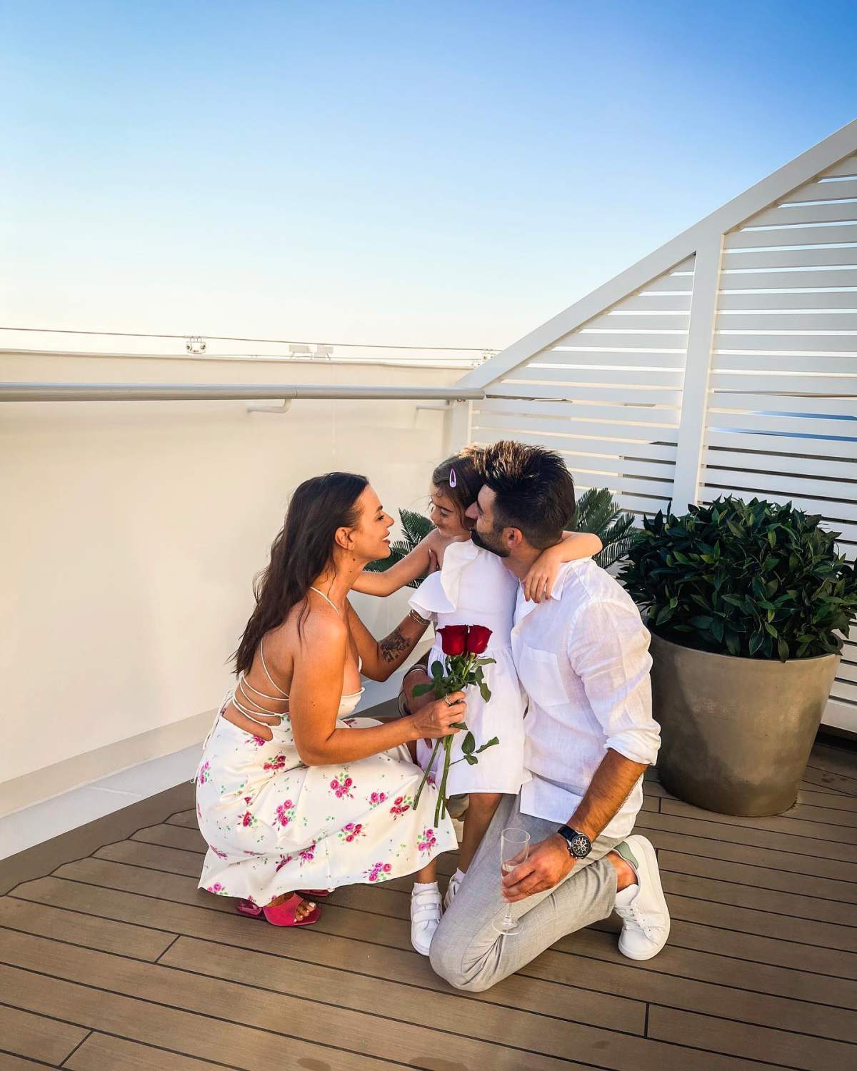 Jojo și Paul Ipate au făcut senzație cu apariția lor la starea civilă. Cei doi au atras privirile tuturor/ FOTO