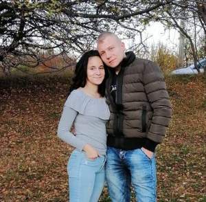 Cine era Alexandra, tânăra din Suceava însărcinată în 8 luni care a murit chiar în ziua nunții sale. Mirele și-a pierdut cunoștința / FOTO 