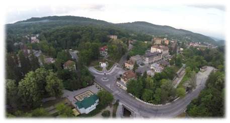 Stațiunea din România unică în lume. Ce se întâmplă cu turiștii care intră în apa de-aici. Locul e unul miraculos