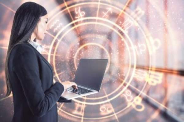 Trei zodii de femei care primesc șansa vieții din toamnă. Promovare în carieră, bani sau noroc în dragoste