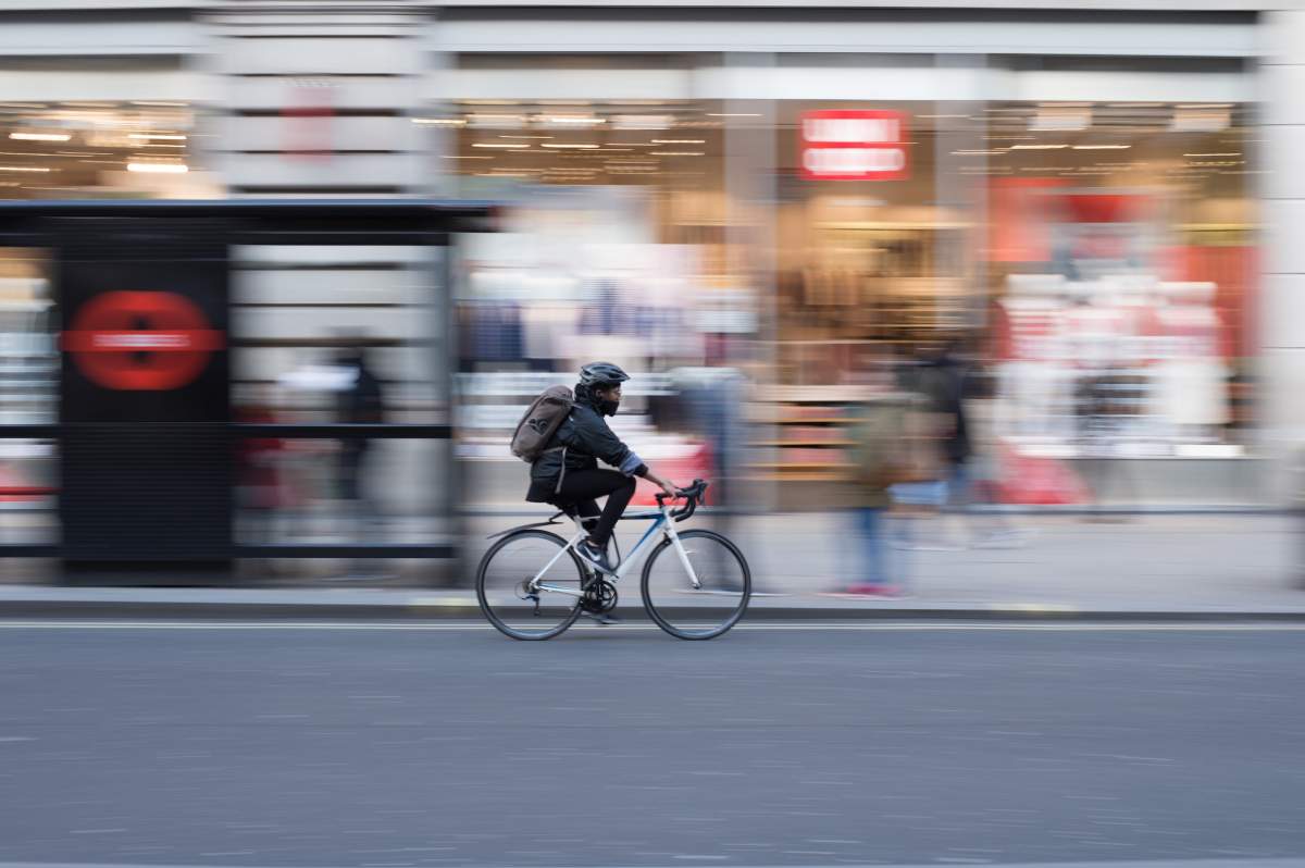 Țara din Europa care le dă 4.000 de euro cetățenilor să renunțe la mașină și să-și cumpere bicicletă. La ce mai pot folosi banii