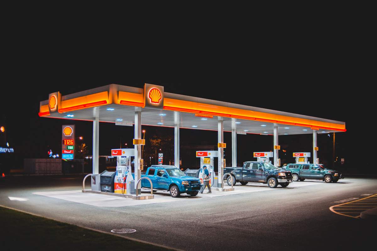Cât costă 1 litru de benzină în România. Prețurile s-au ieftinit și la motorină