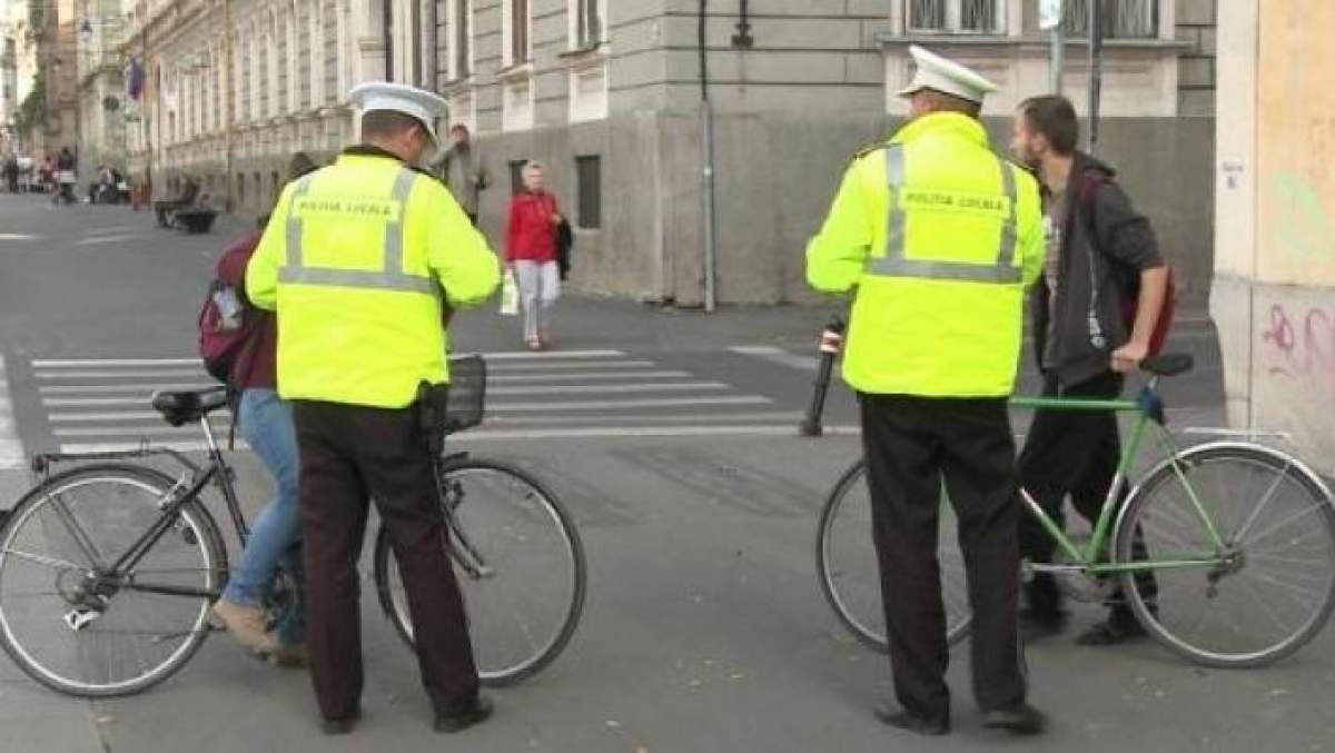 Dacă mergi pe bicicletă sau pe trotinetă, poți să primești amendă de peste 1000 de lei. Ce regulă nu ai voie să încalci