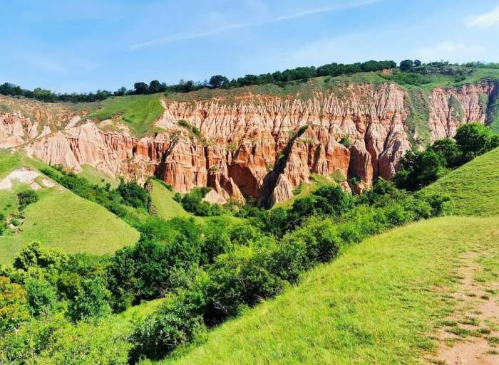 Locul din țara noastră unde găsești „micul canion al României”. Este o rezervație naturală de vis. Tu ai știut de el? / FOTO