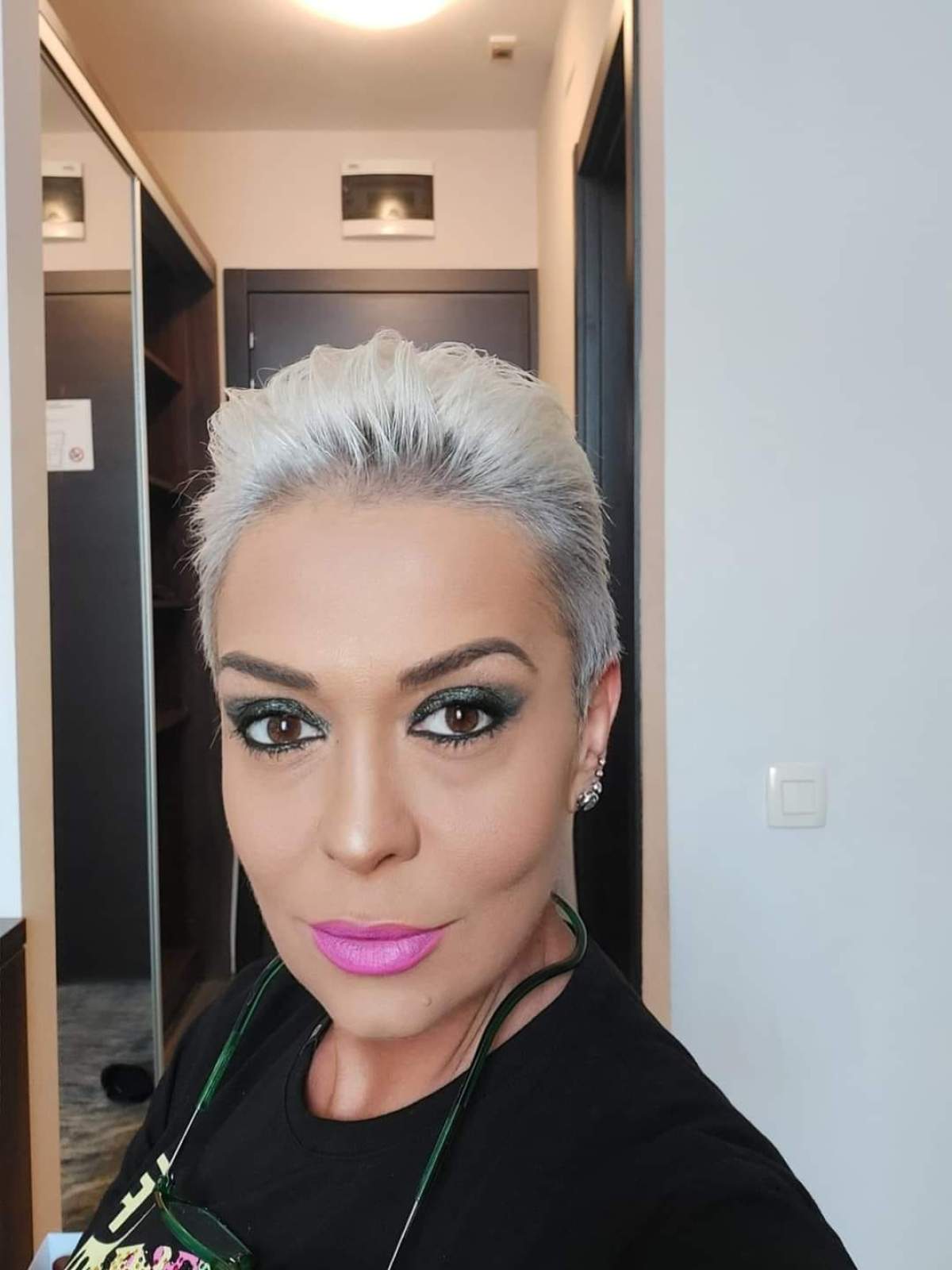 După ce a slăbit aproape 30 de kilograme, Monica Anghel a trecut și pe la cabinetul medicului estetician. Ce intervenții și-a făcut vedeta